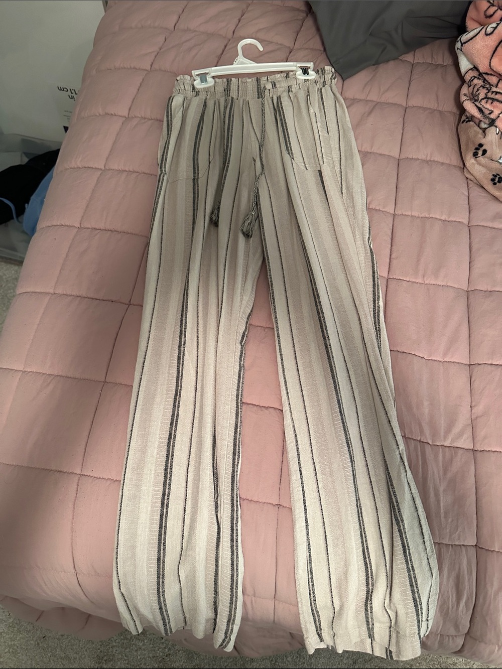 WOMen's Striped Drawstring Lounge Pants - Beige